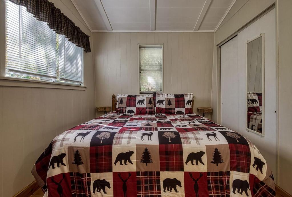 Four Bears Den, Hot Tub, 1089 Of Free Attraction Tickets For Each Paid Day, Dollywood And More Gatlinburg Εξωτερικό φωτογραφία