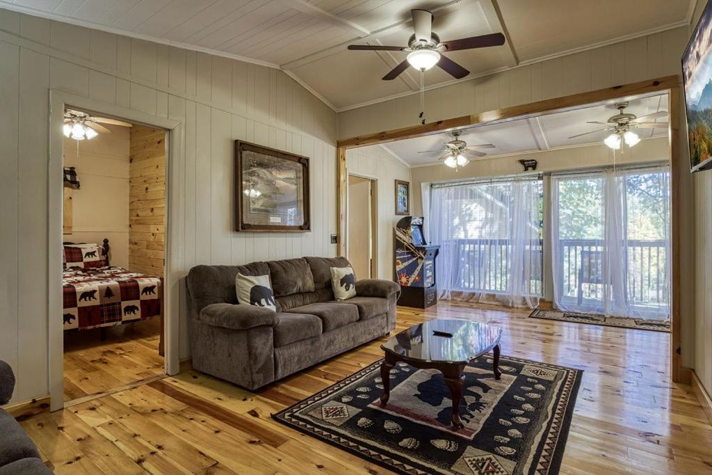 Four Bears Den, Hot Tub, 1089 Of Free Attraction Tickets For Each Paid Day, Dollywood And More Gatlinburg Εξωτερικό φωτογραφία